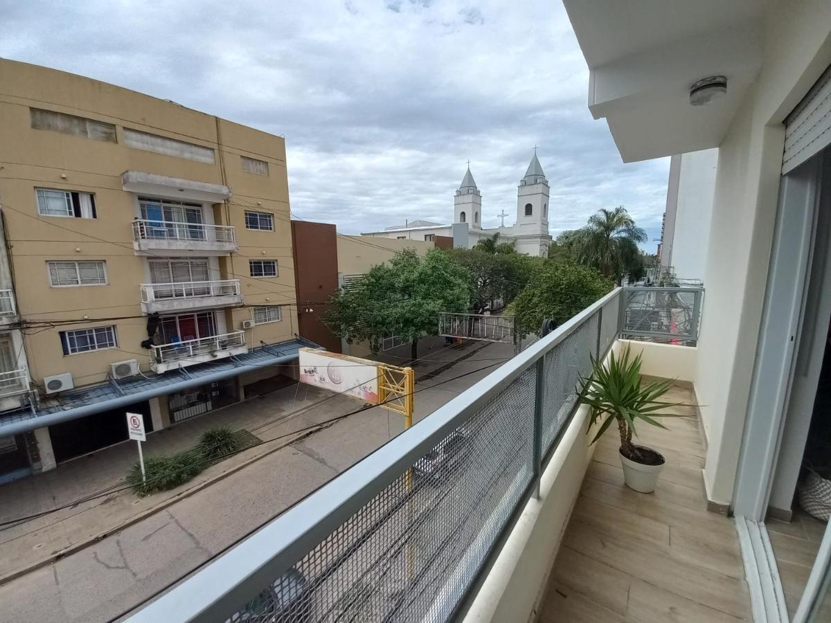 Dos Martin A 1 Cuadra De Peatonal Apartment