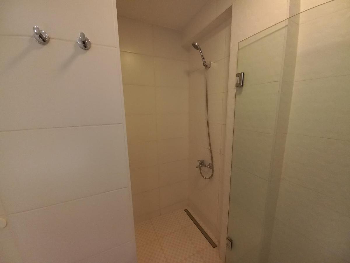 Dos Martin A 1 Cuadra De Peatonal Apartamento